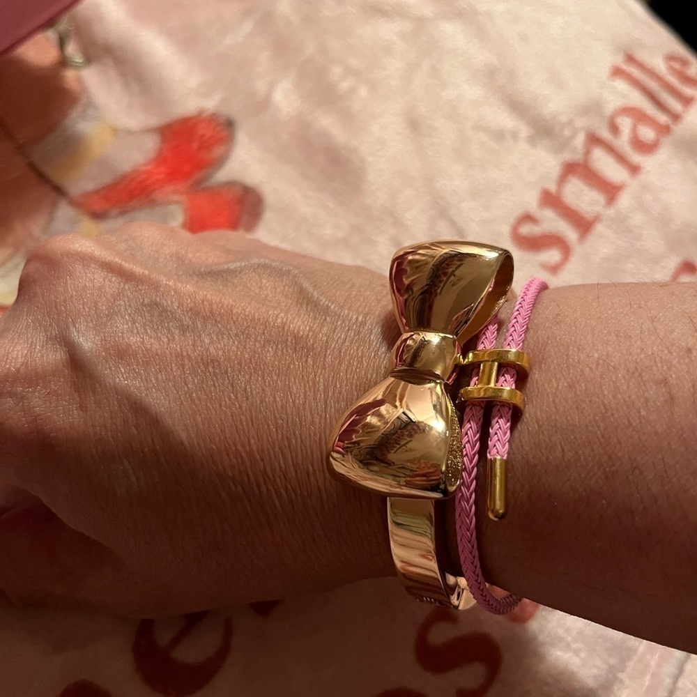 NWOT Bow bracelet